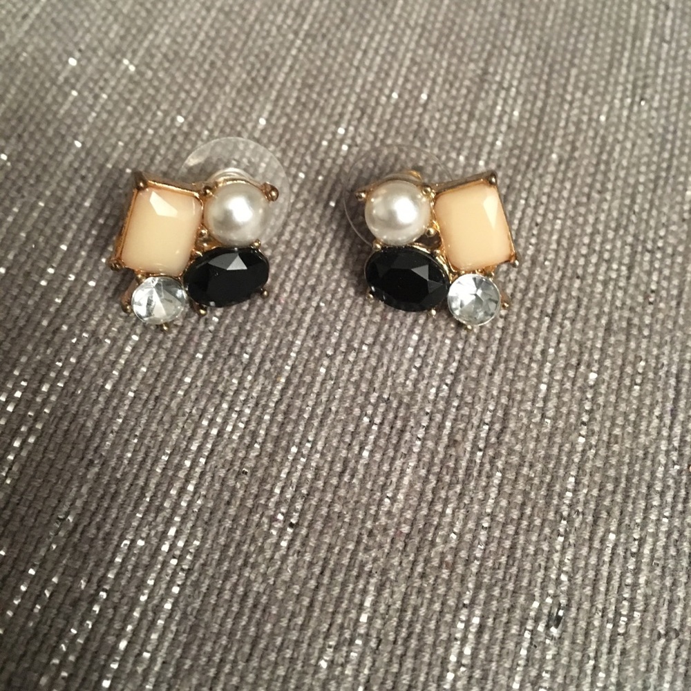 🟢 Boutique Mixed Media Stud Earrings